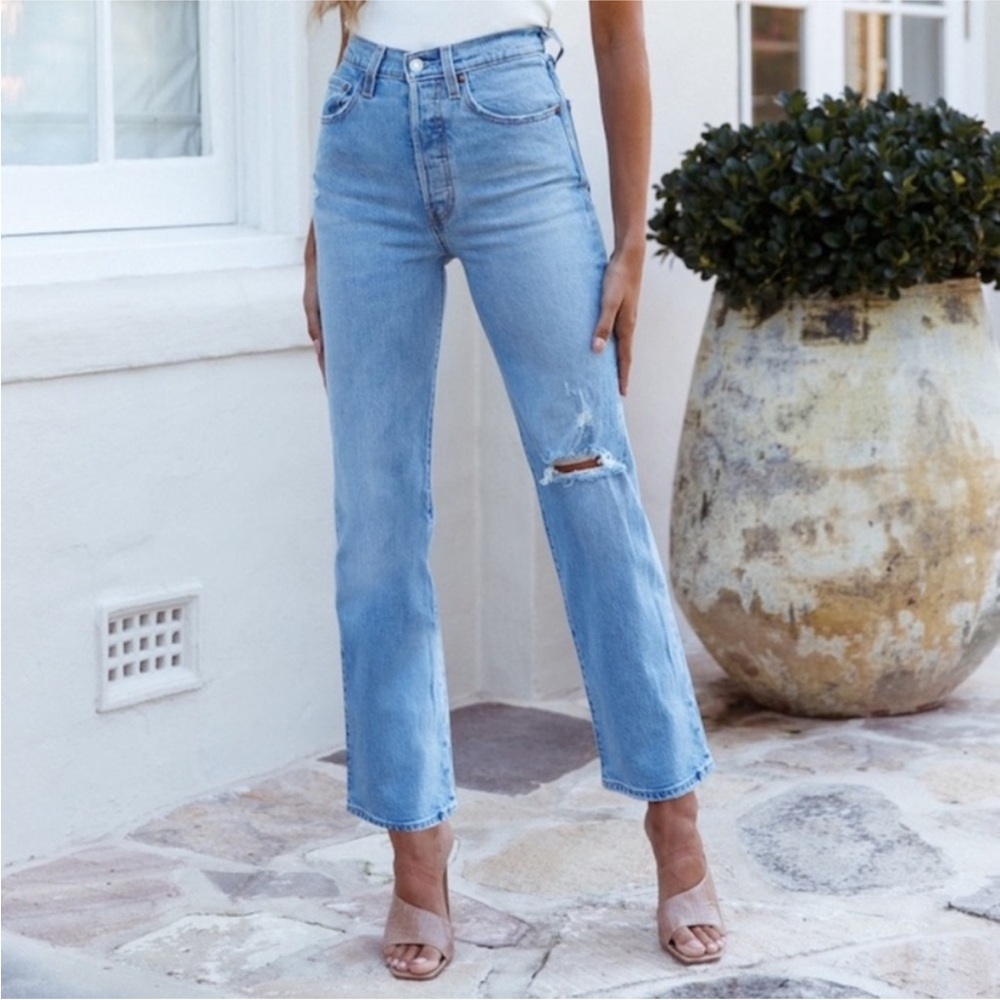 Levi’s Premium Ribcage Straight Ankle Jeans in Tango Fade 28